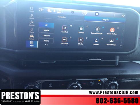 Used 2025 Jeep Wrangler Unlimited Rubicon AWD/4WD image 18