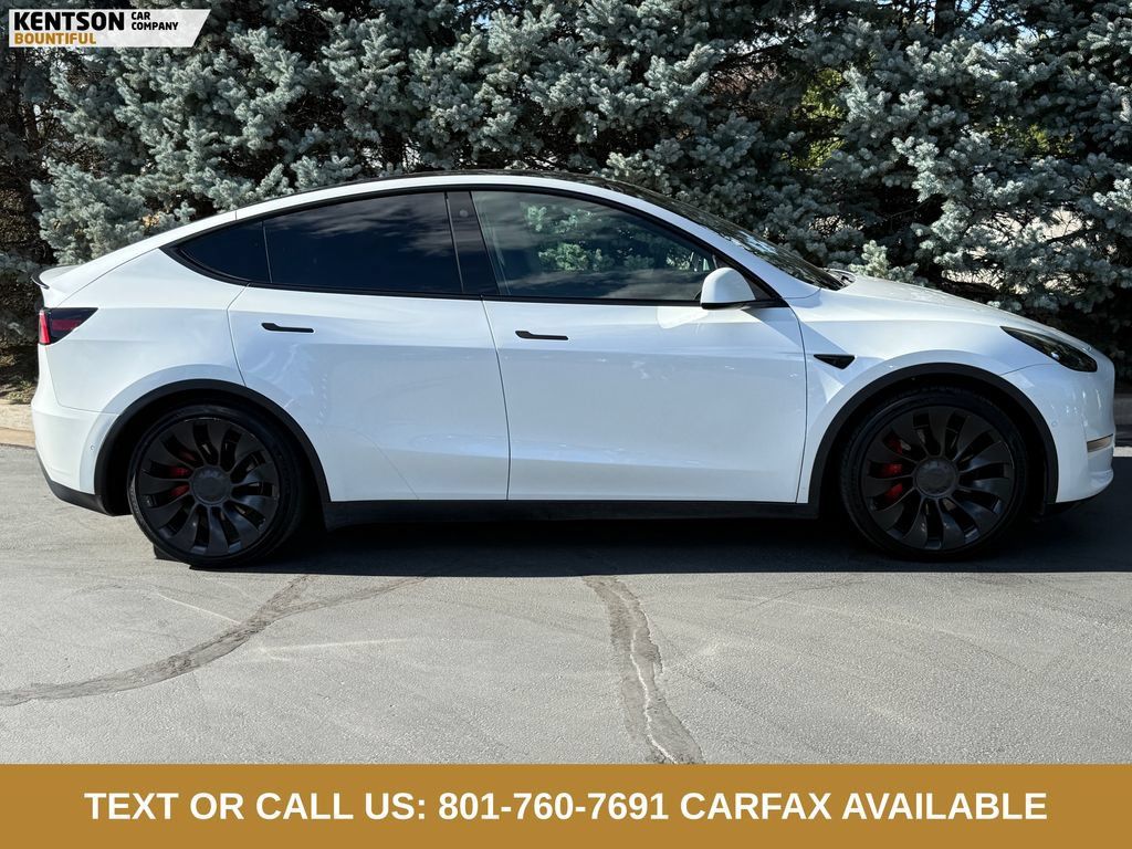 Used 2022 Tesla Model Y Performance AWD/4WD image 9