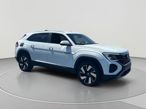 Certified 2025 Volkswagen Atlas Cross Sport SE FWD image 7