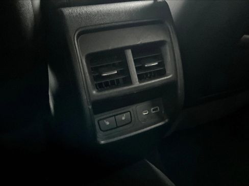 Used 2021 Cadillac XT4 Premium Luxury image 34