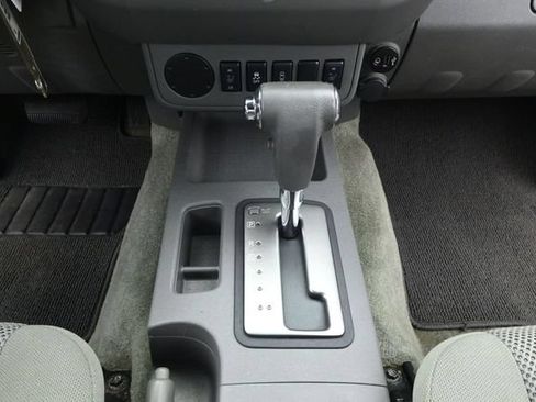 Used 2017 Nissan Frontier SV w/ SV Value Truck Package RWD image 8