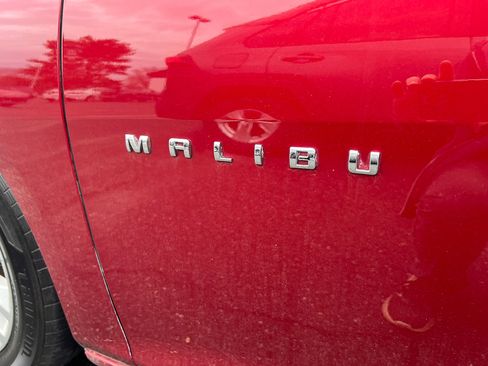 Used 2018 Chevrolet Malibu LT image 2