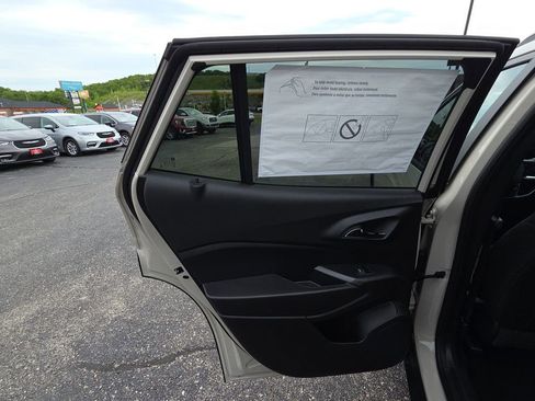 New 2026 Chevrolet Trax RS w/ Sunroof Package FWD image 27
