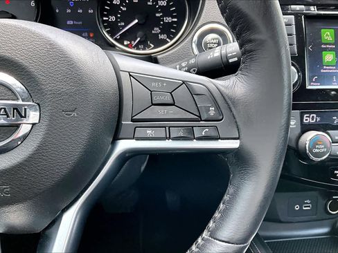 Used 2018 Nissan Rogue SL image 23