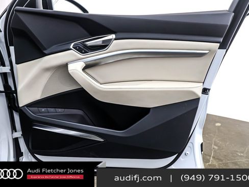 Used 2023 Audi e-tron Prestige w/ Prestige Package image 24