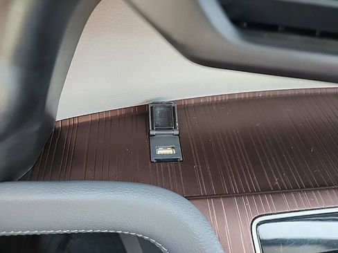 Used 2021 Toyota Sienna LE image 14