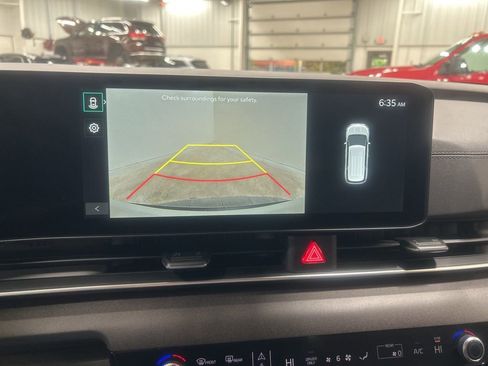 New 2026 Kia Carnival EX image 18