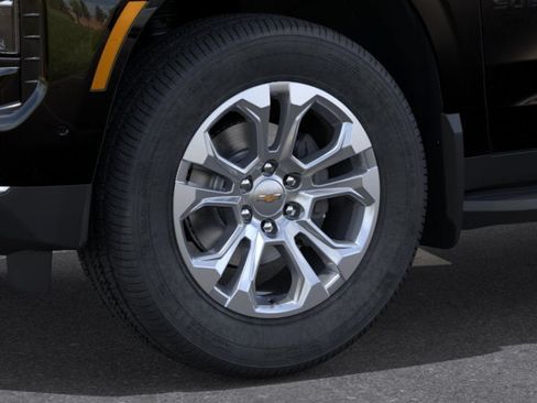 New 2026 Chevrolet Suburban LT AWD/4WD image 9