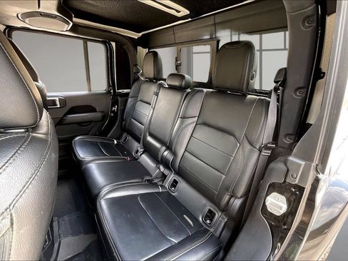 Used 2020 Jeep Gladiator Overland w/ Popular Equipment Package AWD/4WD image 22