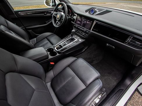Used 2019 Porsche Macan image 19