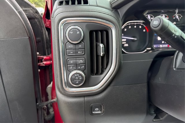Used 2019 GMC Sierra 1500 SLT w/ SLT Premium Plus Package AWD/4WD image 16