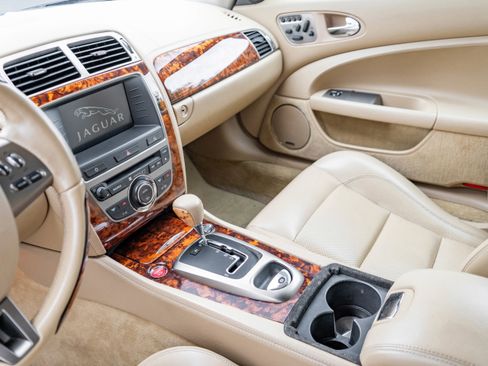Used 2007 Jaguar XK Convertible RWD image 18