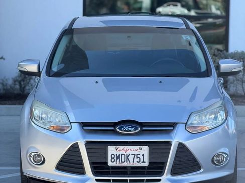 Used 2014 Ford Focus SE w/ Equipment Group 201A FWD image 3