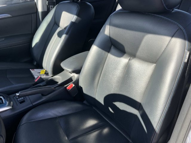 Used 2016 Nissan Sentra SR w/ SR Premium Package FWD image 28