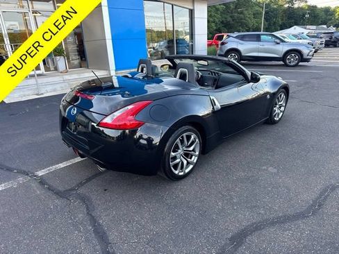 Used 2014 Nissan 370Z Touring RWD image 6