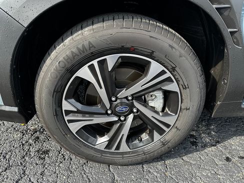 Certified 2025 Subaru Crosstrek 2.5i Premium AWD/4WD image 9