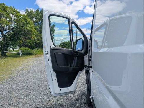 Used 2026 RAM ProMaster 2500 w/ Convenience Group FWD image 14