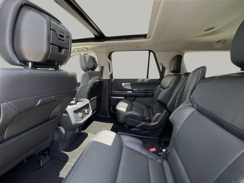 New 2026 Ford Expedition Max Platinum AWD/4WD image 16