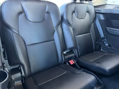 Used 2025 Volvo XC90 B5 Core image 23