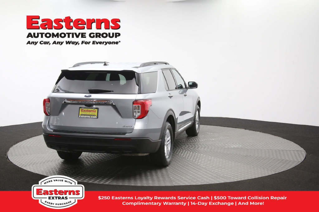 Used 2023 Ford Explorer XLT AWD/4WD image 42