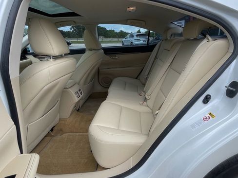 Used 2013 Lexus ES 350 w/ Premium Pkg FWD image 31