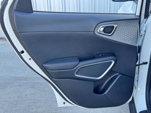 Used 2021 Kia Soul LX image 35