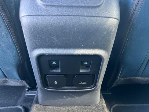 Used 2024 Ford Bronco Outer Banks w/ Sasquatch Package AWD/4WD image 18
