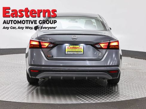 Used 2023 Nissan Altima 2.5 S FWD image 6