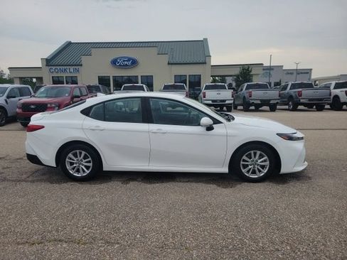 Used 2025 Toyota Camry LE FWD image 20