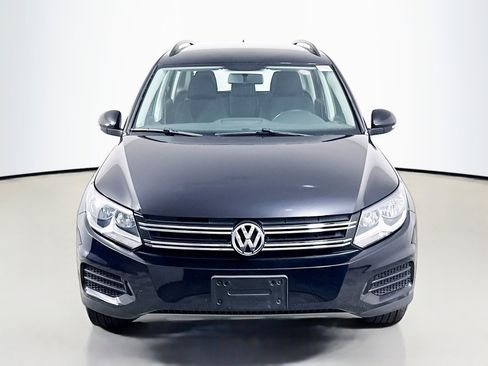 Used 2017 Volkswagen Tiguan S image 2