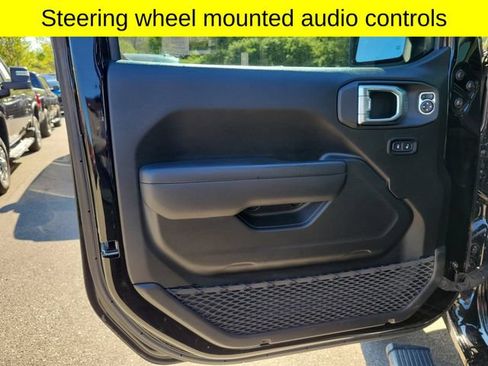 Used 2023 Jeep Gladiator Mojave w/ LED Lighting Group AWD/4WD image 20