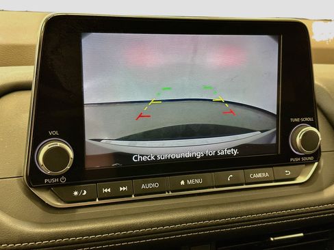 Used 2023 Nissan Rogue SV AWD/4WD image 22