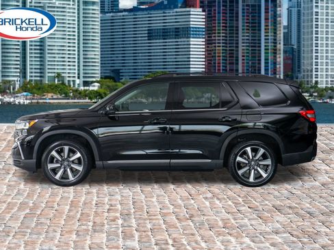 Certified 2023 Honda Pilot Touring image 4