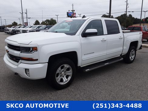 Used 2018 Chevrolet Silverado 1500 LT w/ All Star Edition AWD/4WD image 2