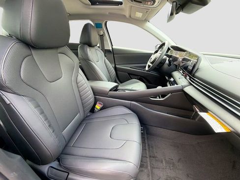 New 2026 Hyundai Elantra Limited FWD image 30