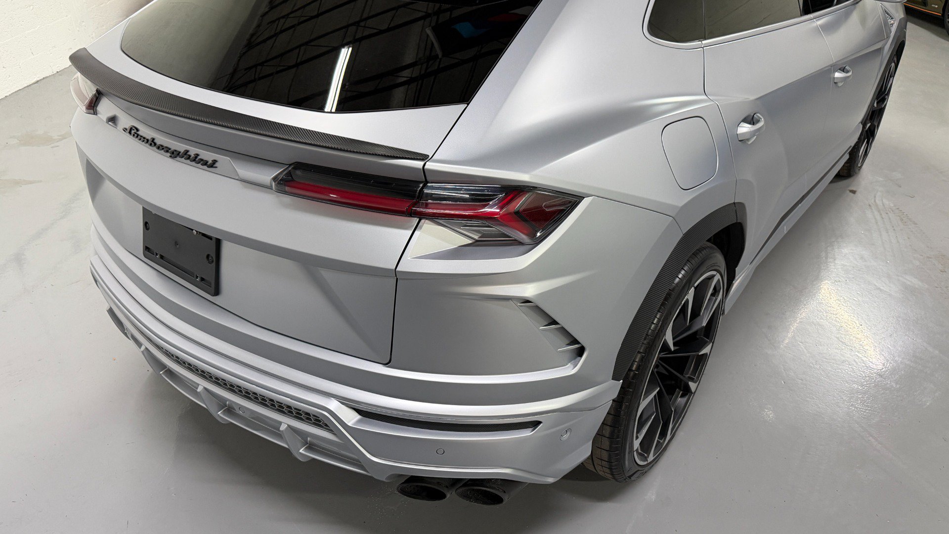 Used 2022 Lamborghini Urus AWD/4WD image 12