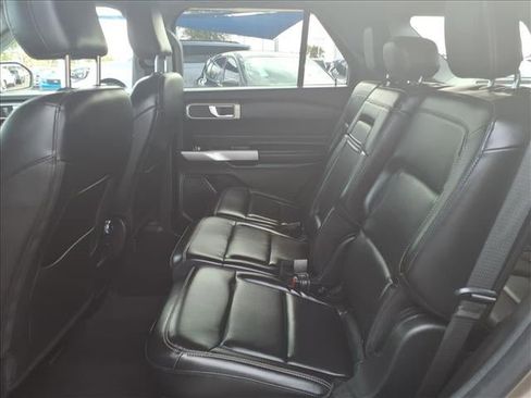 Certified 2021 Ford Explorer XLT w/ Equipment Group 202A image 18