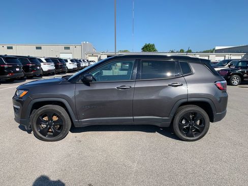 Used 2021 Jeep Compass Latitude AWD/4WD image 3