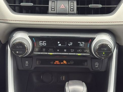 Used 2023 Toyota RAV4 XLE Premium image 23