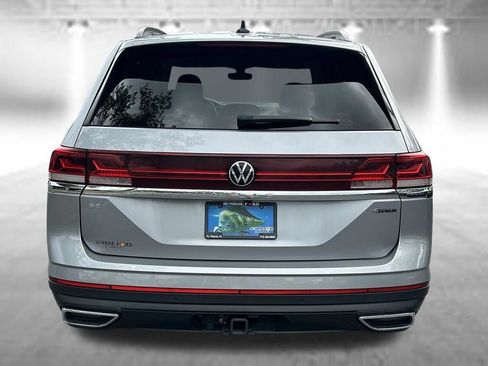 Used 2024 Volkswagen Atlas SE AWD/4WD image 6