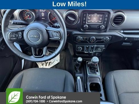 Used 2018 Jeep Wrangler Sport AWD/4WD image 3