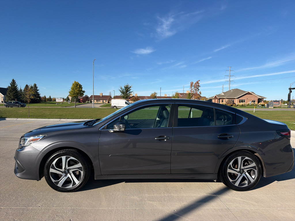 Used 2022 Subaru Legacy Limited AWD/4WD image 1