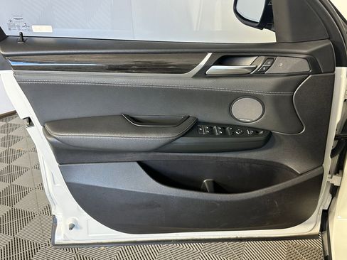 Used 2017 BMW X3 sDrive28i image 10