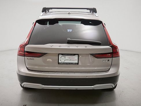New 2026 Volvo V90 B6 Cross Country Ultra w/ Climate Package image 9