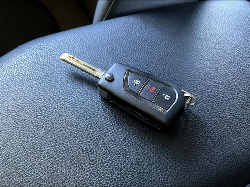 Used 2024 Toyota RAV4 LE image 33