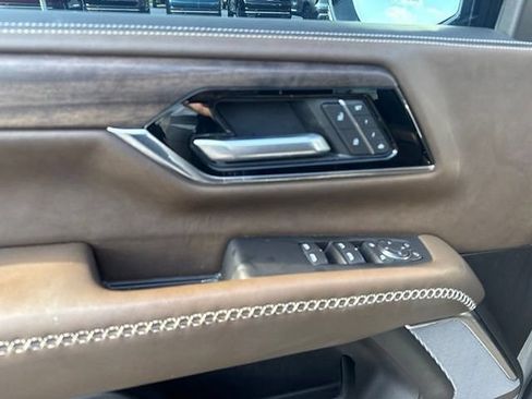 Used 2026 GMC Yukon Denali Ultimate AWD/4WD image 15