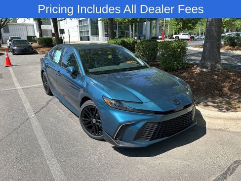 New 2026 Toyota Camry SE FWD image 1