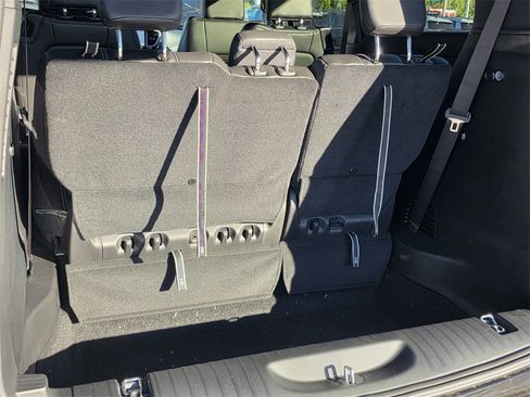 New 2026 Chrysler Pacifica Select image 12