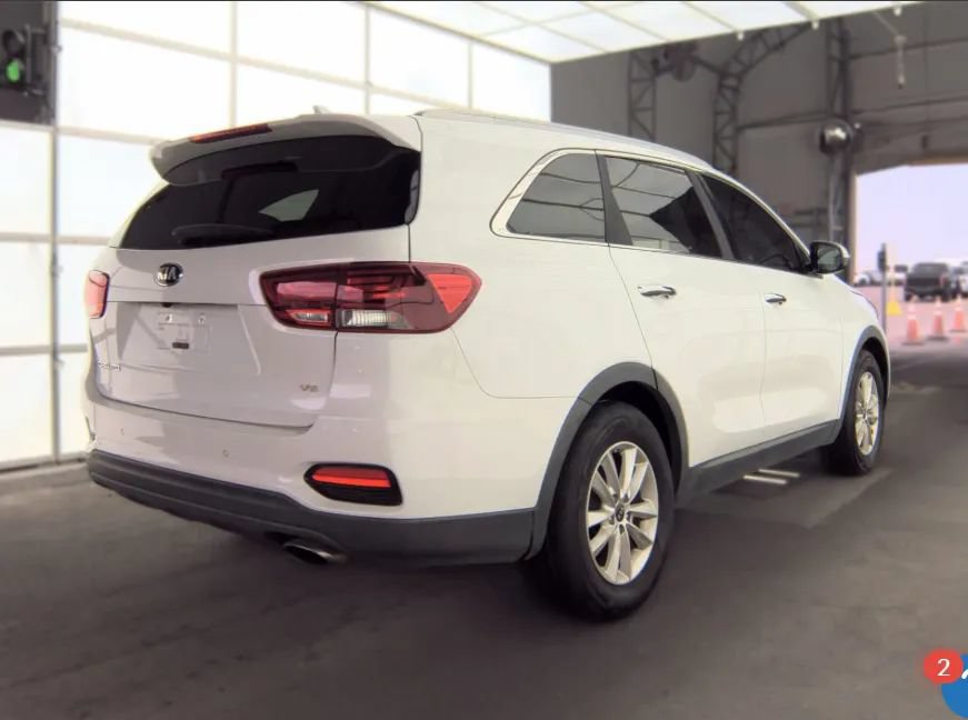 Used 2019 Kia Sorento FWD V6 w/ LX V6 Convenience Package image 2