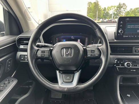 Used 2025 Honda Pilot Elite image 13